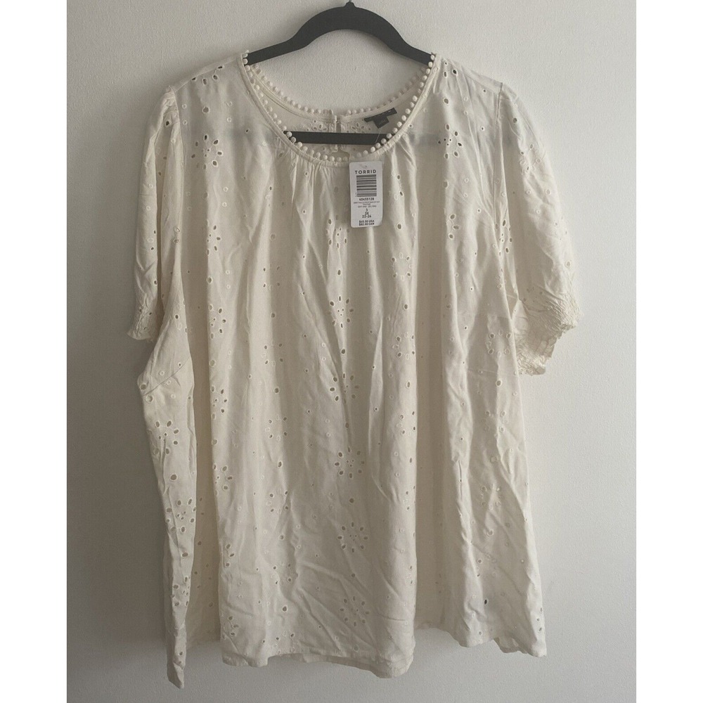 NWT Torrid Womens 3X White‎ Rayon Voile Eyelet Short Sleeves Ruffle Blouse